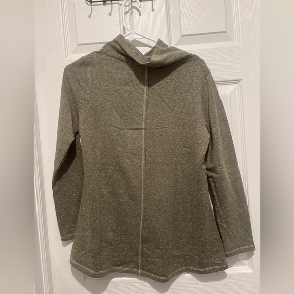 NWT Soft Surroundings Brinley Button Neck Top Long Sleeve Green Size Small. - Picture 3 of 5